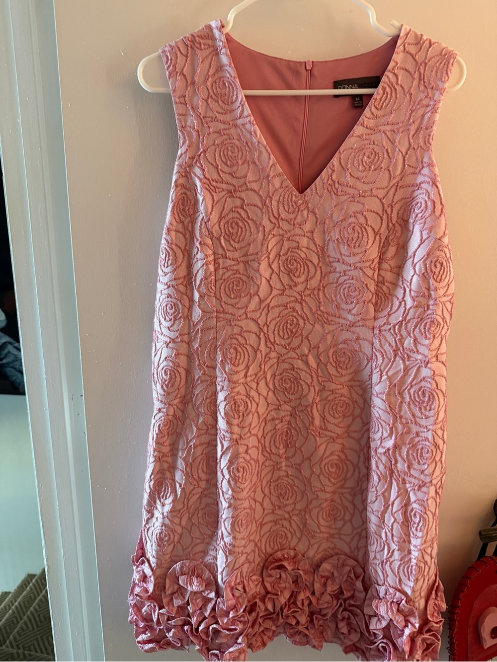 Pink Rose-Textured Sleeveless Shift Dress Donna Ricco